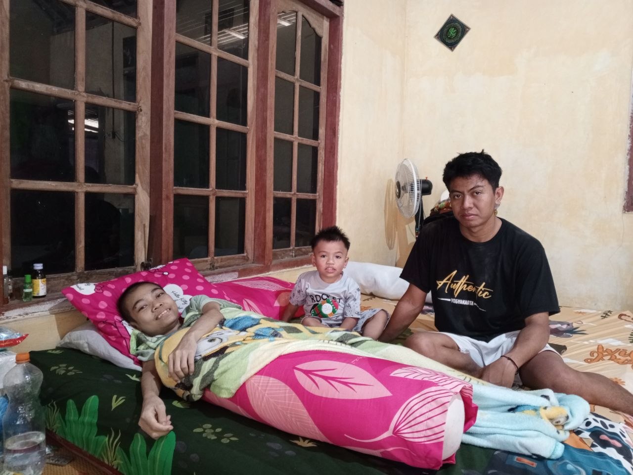 Di Balik Senyum Lemah Mbak Dyta Ada Perjuangan Melawan Kanker dan Kesetiaan Suami